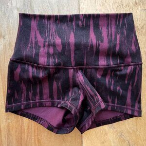 LULULEMON BOOGIE SHORT ROLL DOWN WAISTLINE FULL ON LUON ANIMAL WOMEN’S sz 4